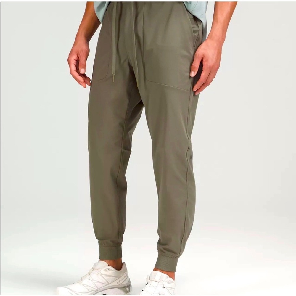 Lululemon Mens ABC Jogger Warpstreme Olive‎ Green Tapered Pants LM5AMZS M